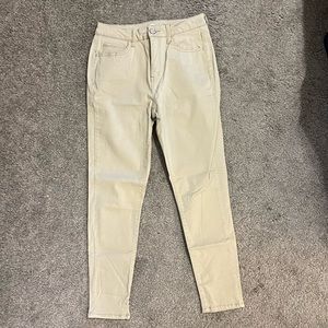 SO Junior’s Khaki color high rise skinny ankle jeggings, Junior’s size 9